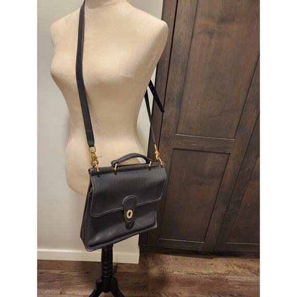 Vintage 93 CLASSIC WILLIS COACH Bag 9927 Black Leather Brass Turn Lock Hardware - Picture 2 of 7